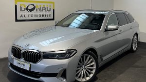 BMW 530d 48 V Touring xDrive Aut. * Standheizung * ACC * AHK * bei Donau Automobile in 