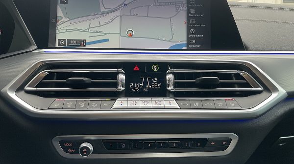 745450_1406674775331_slide bei Donau Automobile in 