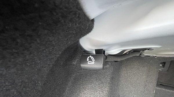 745516_1406677415801_slide bei Donau Automobile in 