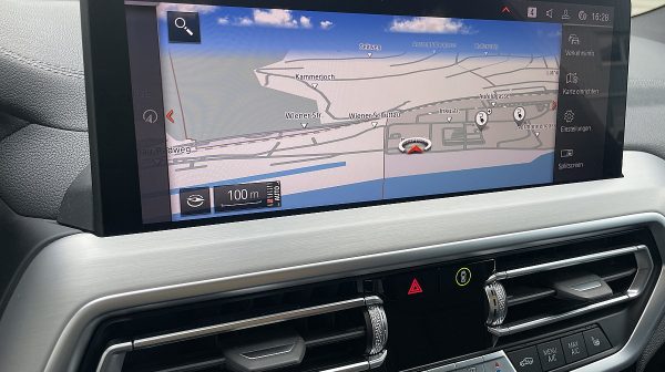 745758_1406657958123_slide bei Donau Automobile in 