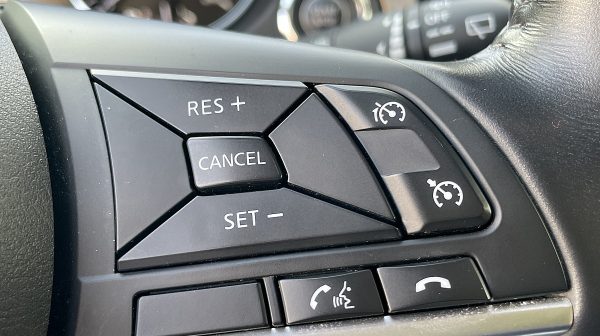 745941_1406663663878_slide bei Donau Automobile in 