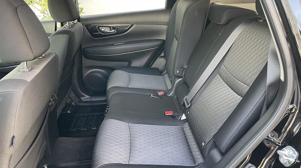 745941_1406663663969_slide bei Donau Automobile in 