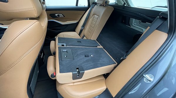 746257_1406675487251_slide bei Donau Automobile in 