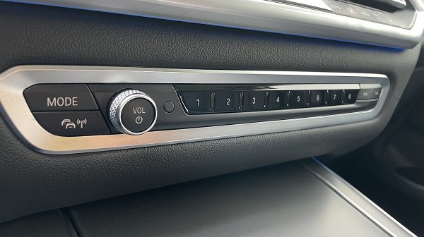 746317_1406673474557_slide bei Donau Automobile in 