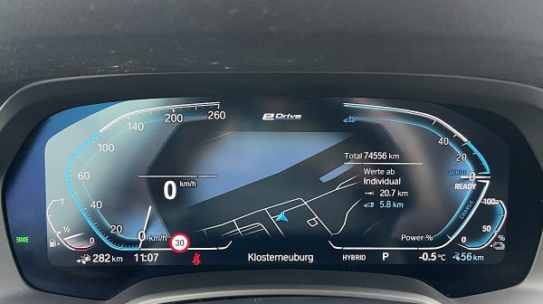 746317_1406673474564_slide bei Donau Automobile in 