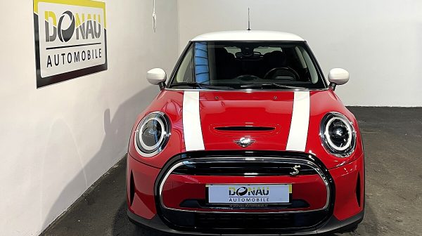 746412_1406673527497_slide bei Donau Automobile in 