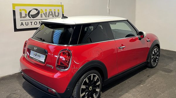 746412_1406673527502_slide bei Donau Automobile in 