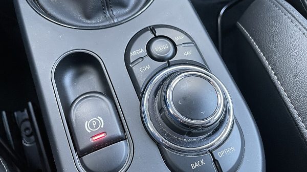 746412_1406673528961_slide bei Donau Automobile in 