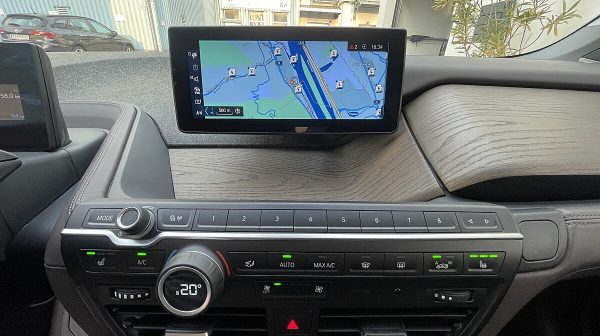 745386_1406680831611_slide bei Donau Automobile in 