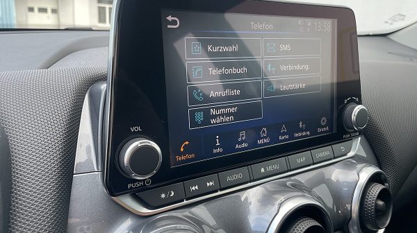 745987_1406680540203_slide bei Donau Automobile in 