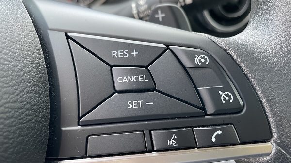 745987_1406680540218_slide bei Donau Automobile in 