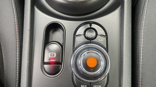 750977_1406642840555_slide bei Donau Automobile in 