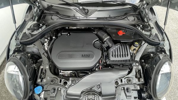 750977_1406642840594_slide bei Donau Automobile in 