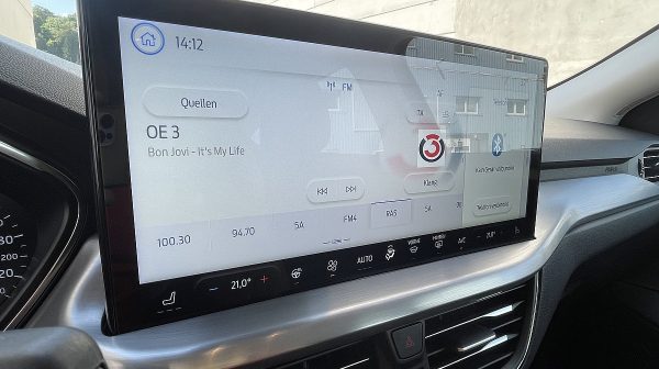 751431_1406650096087_slide bei Donau Automobile in 