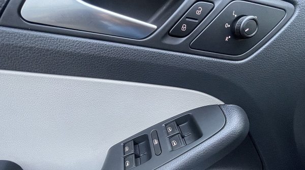 751646_1406667205483_slide bei Donau Automobile in 