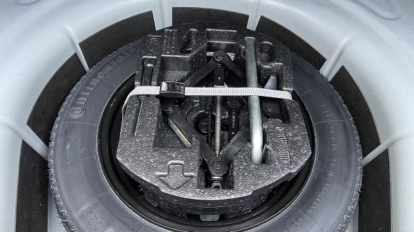 751646_1406667205521_slide bei Donau Automobile in 