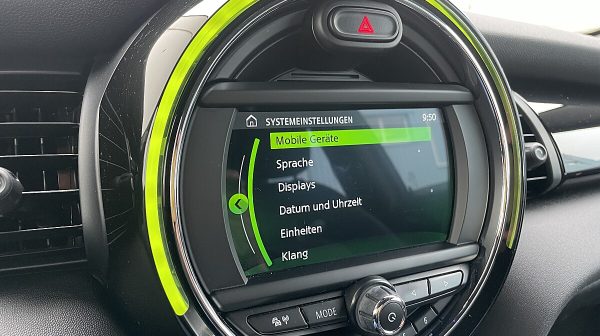 761661_1406674185173_slide bei Donau Automobile in 