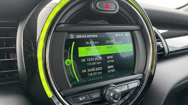 761661_1406674185177_slide bei Donau Automobile in 