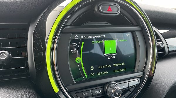 761661_1406674185181_slide bei Donau Automobile in 