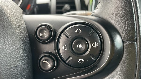 761661_1406674185188_slide bei Donau Automobile in 