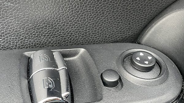 761661_1406674185192_slide bei Donau Automobile in 