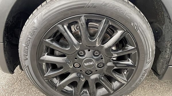 761661_1406674185217_slide bei Donau Automobile in 