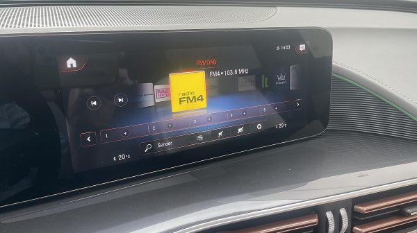 761966_1406687880470_slide bei Donau Automobile in 