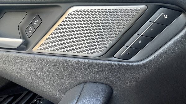 763180_1406681431970_slide bei Donau Automobile in 