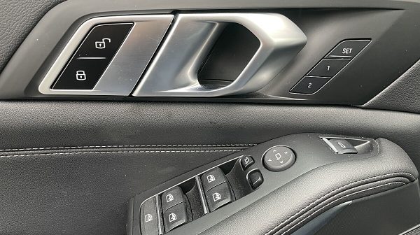 763433_1406674775355_slide bei Donau Automobile in 