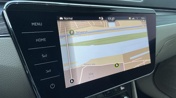 763517_1406682734900_slide bei Donau Automobile in 