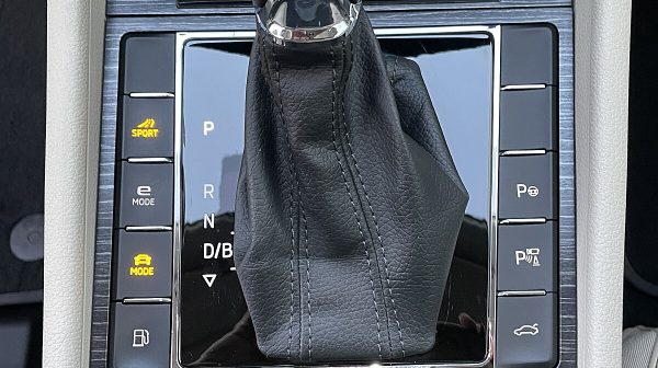 763517_1406682734916_slide bei Donau Automobile in 