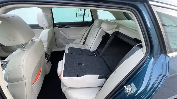 763517_1406682734943_slide bei Donau Automobile in 