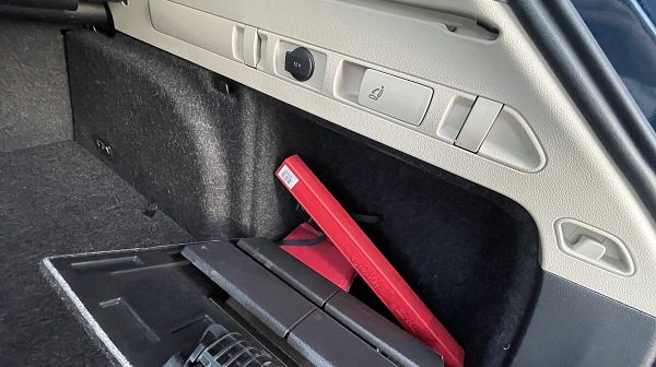 763517_1406682734950_slide bei Donau Automobile in 