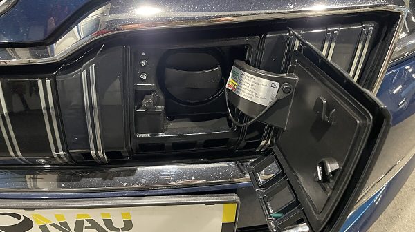 763517_1406682734955_slide bei Donau Automobile in 