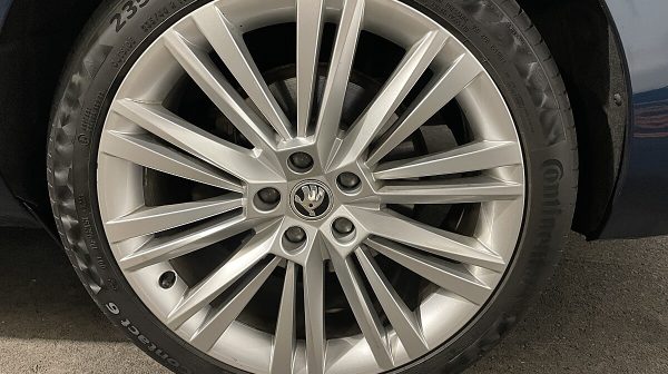 763517_1406682734956_slide bei Donau Automobile in 