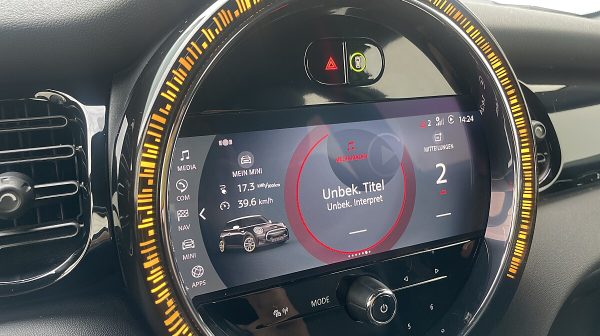 763586_1406688323680_slide bei Donau Automobile in 