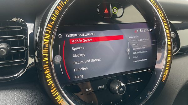 763586_1406688323681_slide bei Donau Automobile in 