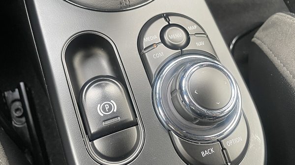 763586_1406688323688_slide bei Donau Automobile in 