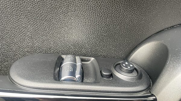 763586_1406688323696_slide bei Donau Automobile in 