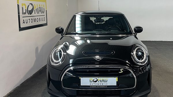 763586_1406688474754_slide bei Donau Automobile in 