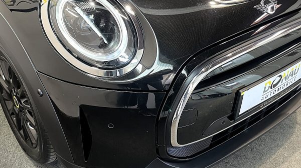 763586_1406688474755_slide bei Donau Automobile in 