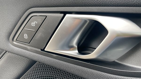 763717_1406688682078_slide bei Donau Automobile in 