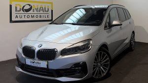 BMW 220d xDrive Sport Line * AHK 1.600kg * Leder * ACC * ERSTBESITZ * bei Donau Automobile in 